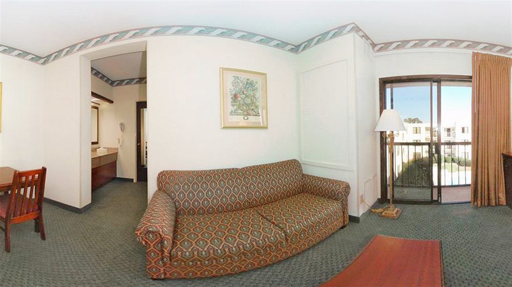 Four Points By Sheraton Raleigh North Экстерьер фото